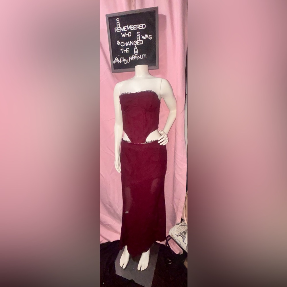 ✨ Forever 21 Burgundy Lace Two-Piece Dress Set l Small l Strapless Top & Skirt